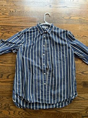 Alex Mill Men’s Navy and White Vertical Stripe Button-Down Shirt